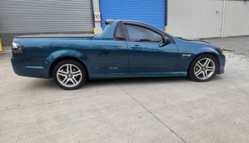 2012 Holden commodore veii sv6 manual ute 5.jpg